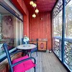 Daire Elegant Terrace - Steps From The Sea *