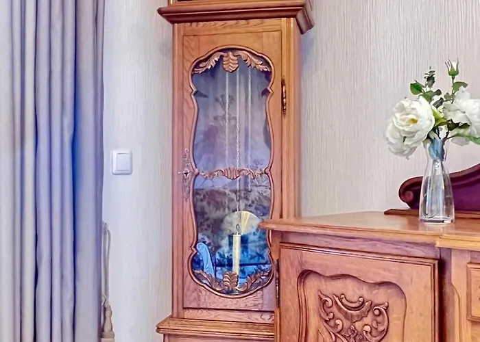 Elegant Terrace - Steps From The Sea Apartment *