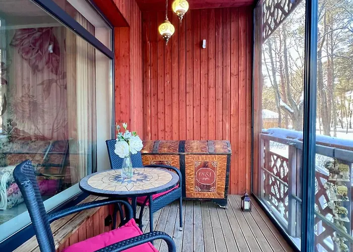 Apartment Elegant Terrace - Steps From The Sea *