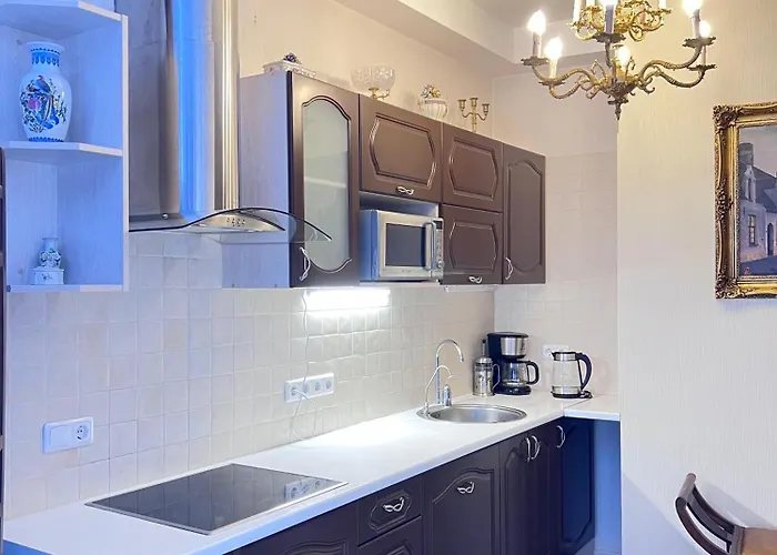 Elegant Terrace - Steps From The Sea Apartment *