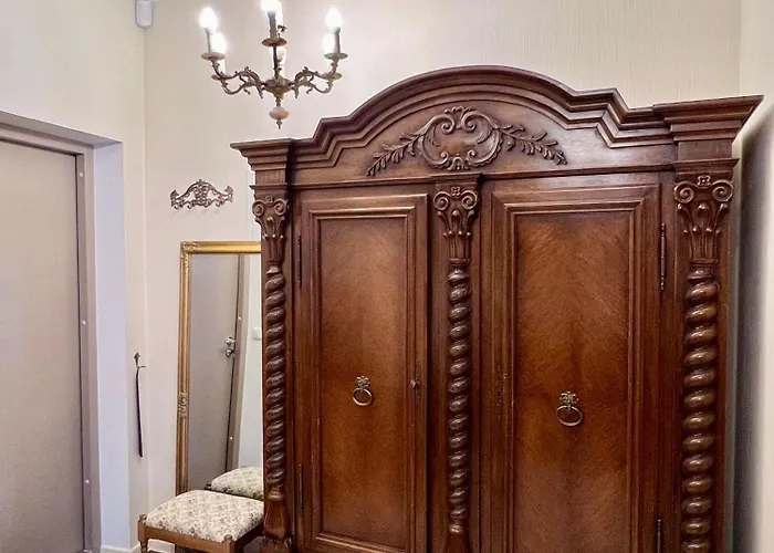 Apartment Elegant Terrace - Steps From The Sea