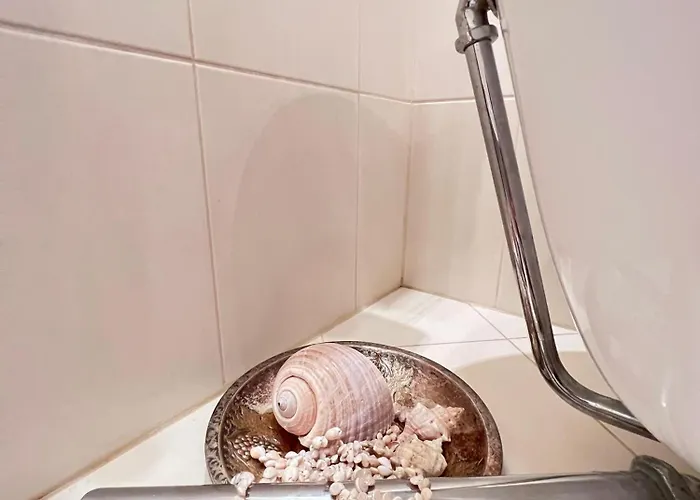 Elegant Terrace - Steps From The Sea Apartment