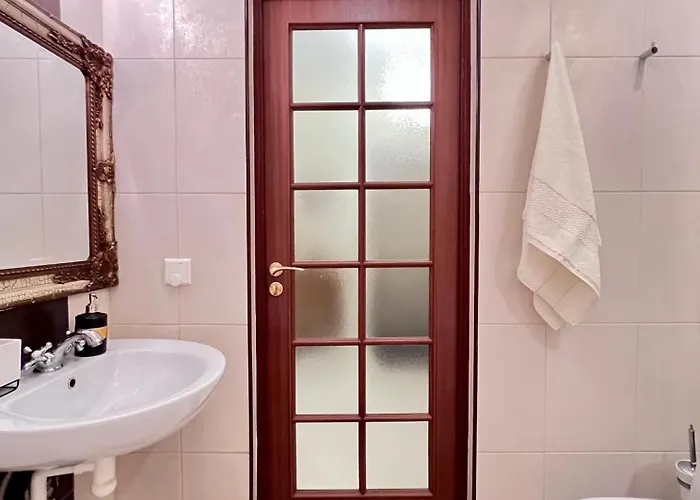 Apartment Elegant Terrace - Steps From The Sea *