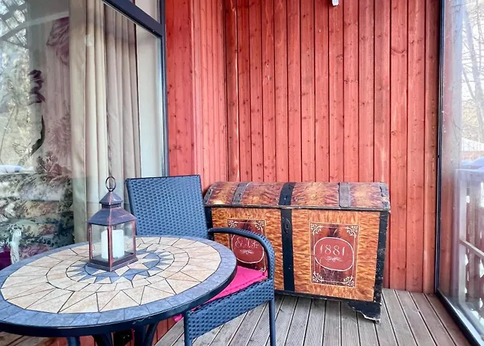 Elegant Terrace - Steps From The Sea