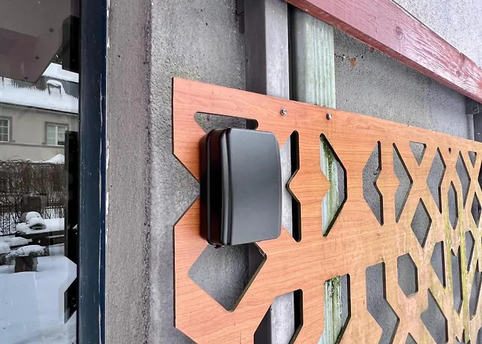 Elegant Terrace - Steps From The Sea *